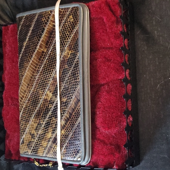 1970's vintage clutch bag with straps. Classy chic, fashion,party, travel, women - Picture 12 of 14